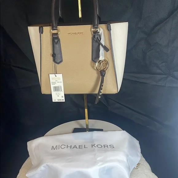 Michael Kors Tan and White Women's Bag - Picture 12 of 13